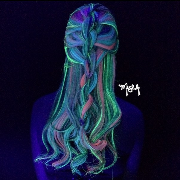La-nueva-tendencia-del-cabello-que-brilla-en-la-oscuridad-13