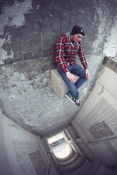 forced-perspective-creative-angle-photography-49-570ce7be9d6eb_605